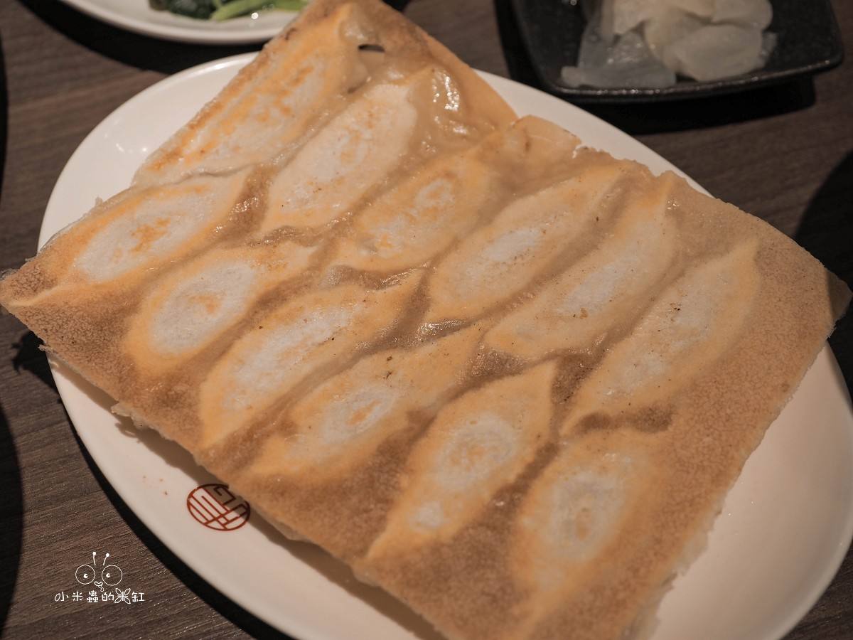 新店裕隆城美食「麻膳堂」帶毛孩逛街的救星！被牛肉麵耽誤的排骨炒飯？香麻帶勁的台式時尚美味 (寵物友善)