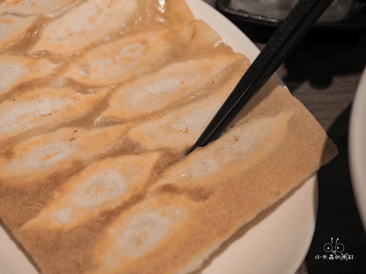 新店裕隆城美食「麻膳堂」帶毛孩逛街的救星！被牛肉麵耽誤的排骨炒飯？香麻帶勁的台式時尚美味 (寵物友善)