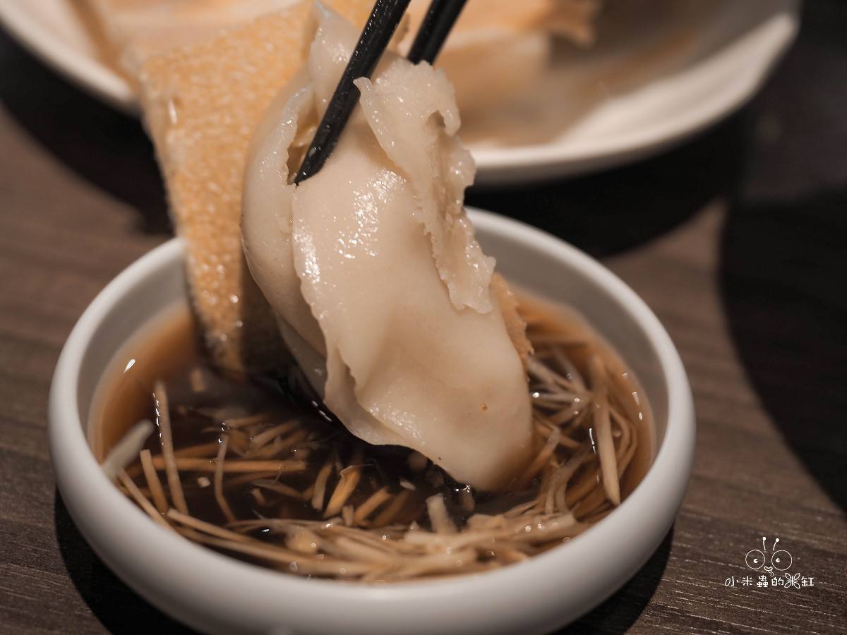 新店裕隆城美食「麻膳堂」帶毛孩逛街的救星！被牛肉麵耽誤的排骨炒飯？香麻帶勁的台式時尚美味 (寵物友善)