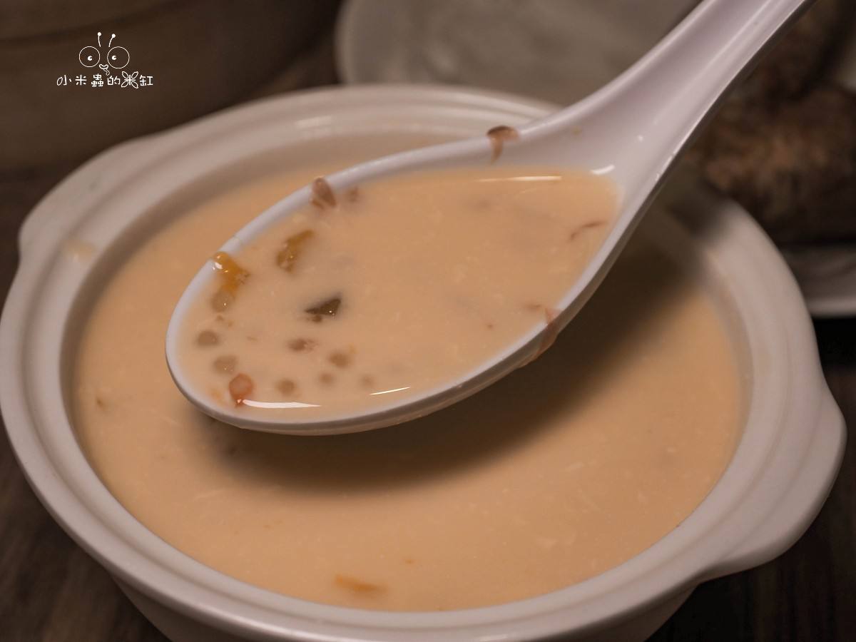 三重必吃平價港點「上手食客」！現點現蒸庶民美味，珍珠甜湯免費無限續！還能帶毛孩一起吃！