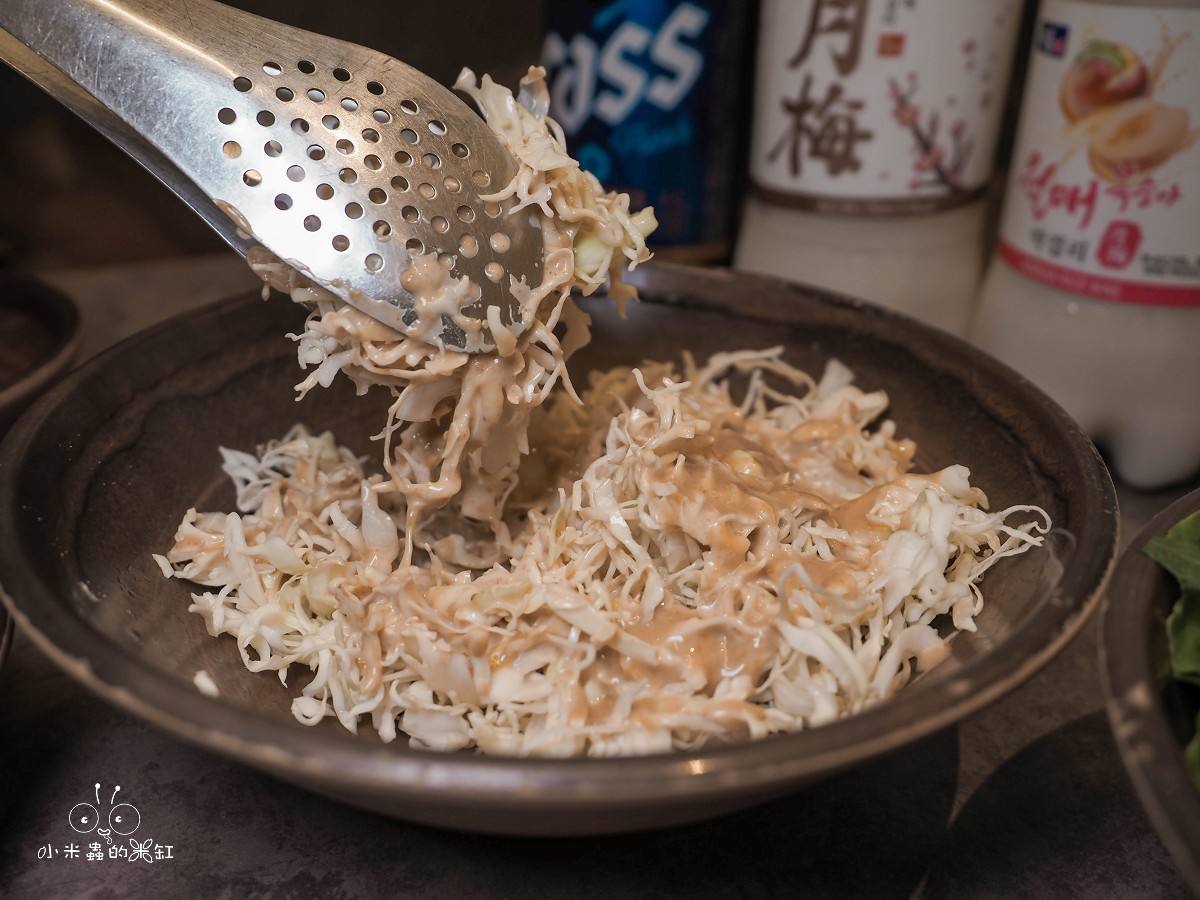 林口三井美食推薦|彩豚屋 日韓結合的生菜包肉專門店,專人代烤極厚三層肉,生菜無限續,寵物友善超加分 - 第16張圖 林口三井美食推薦|彩豚屋 日韓結合的生菜包肉專門店,專人代烤極厚三層肉,生菜無限續,寵物友善超加分