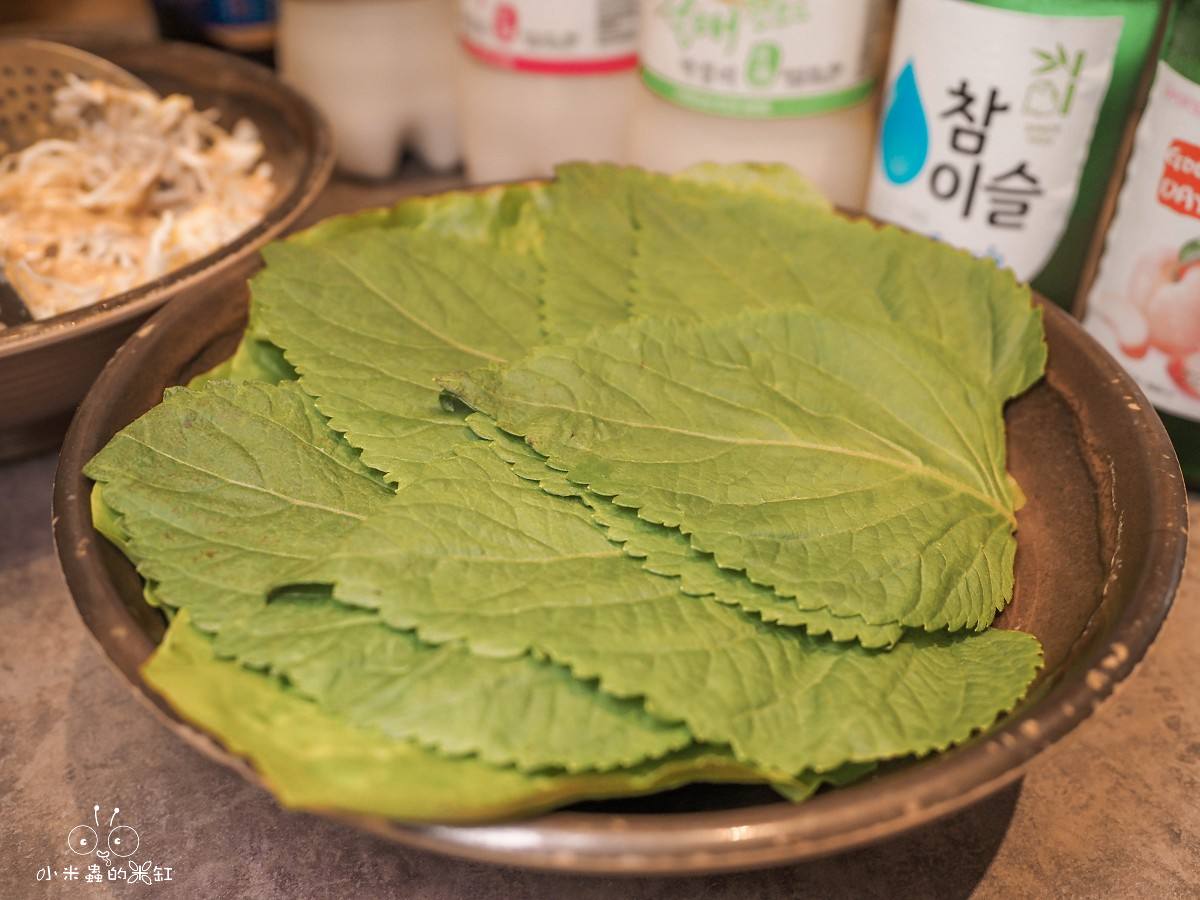 林口三井美食推薦|彩豚屋 日韓結合的生菜包肉專門店,專人代烤極厚三層肉,生菜無限續,寵物友善超加分 - 第15張圖 林口三井美食推薦|彩豚屋 日韓結合的生菜包肉專門店,專人代烤極厚三層肉,生菜無限續,寵物友善超加分