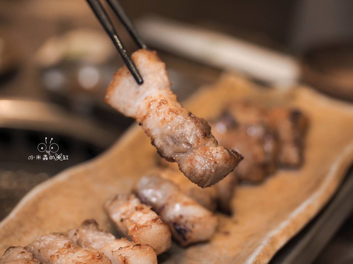 林口三井美食推薦|彩豚屋 日韓結合的生菜包肉專門店,專人代烤極厚三層肉,生菜無限續,寵物友善超加分 - 第22張圖 林口三井美食推薦|彩豚屋 日韓結合的生菜包肉專門店,專人代烤極厚三層肉,生菜無限續,寵物友善超加分