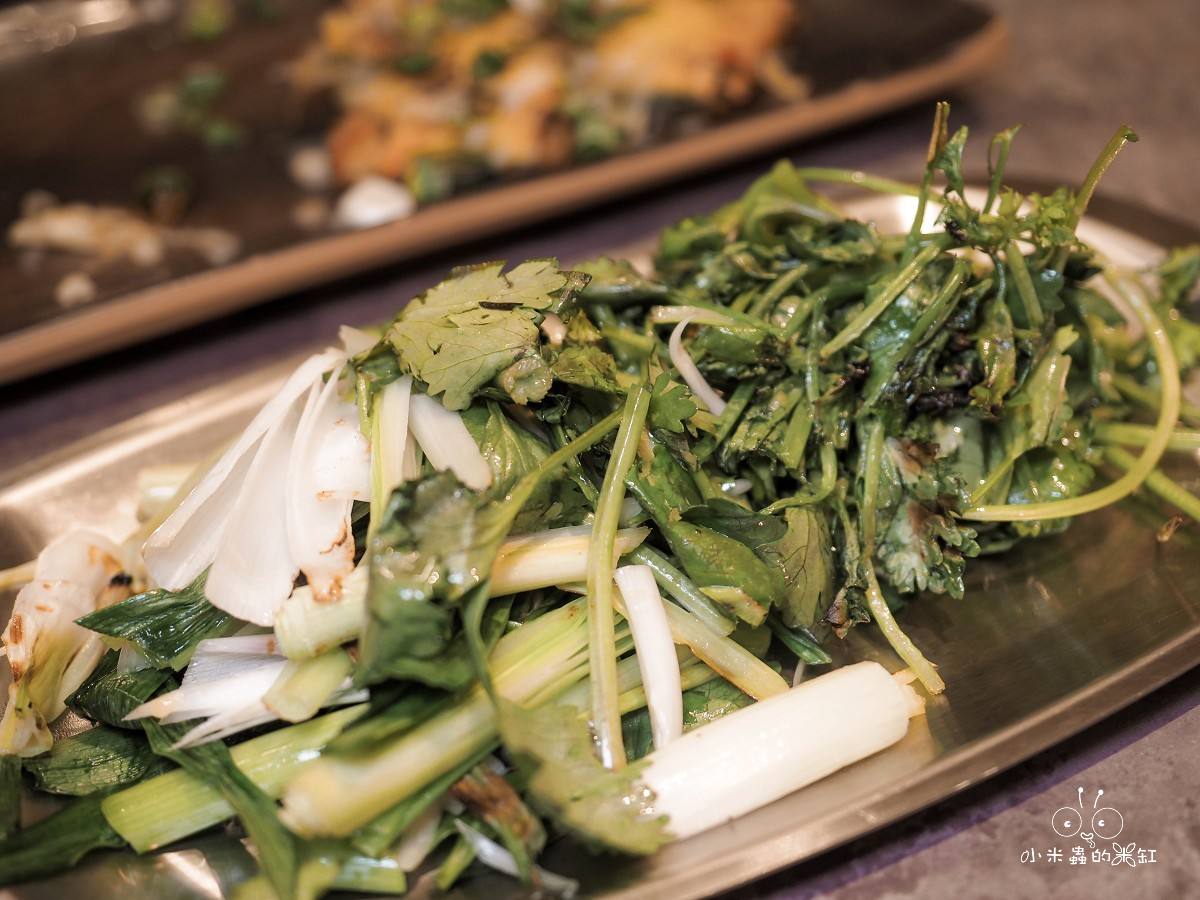 林口三井美食推薦|彩豚屋 日韓結合的生菜包肉專門店,專人代烤極厚三層肉,生菜無限續,寵物友善超加分 - 第32張圖 林口三井美食推薦|彩豚屋 日韓結合的生菜包肉專門店,專人代烤極厚三層肉,生菜無限續,寵物友善超加分