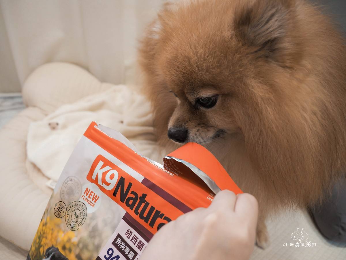 K9 Natural評價｜挑食狗DUFFY直接被收服！羊鹿主食凍乾開箱，高適口性真的有感！
