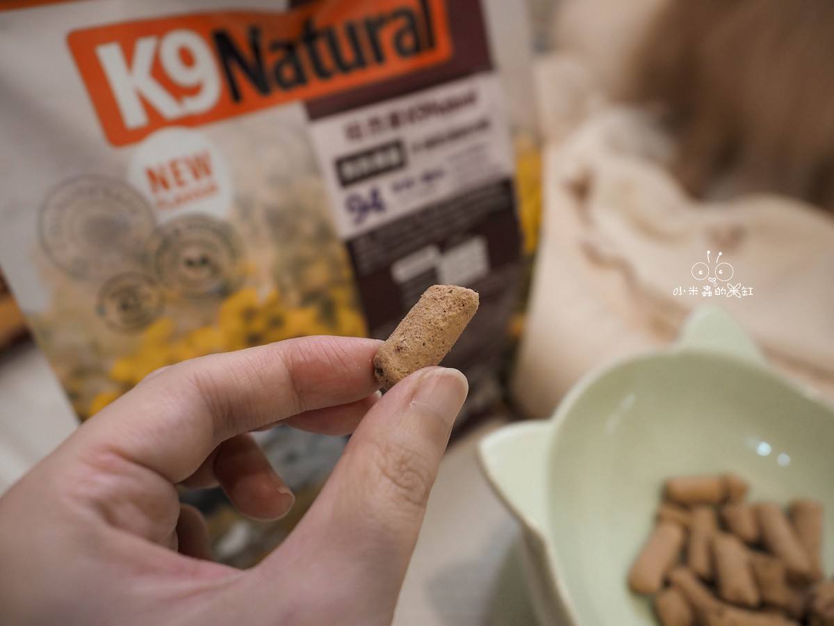 K9 Natural評價｜挑食狗DUFFY直接被收服！羊鹿主食凍乾開箱，高適口性真的有感！