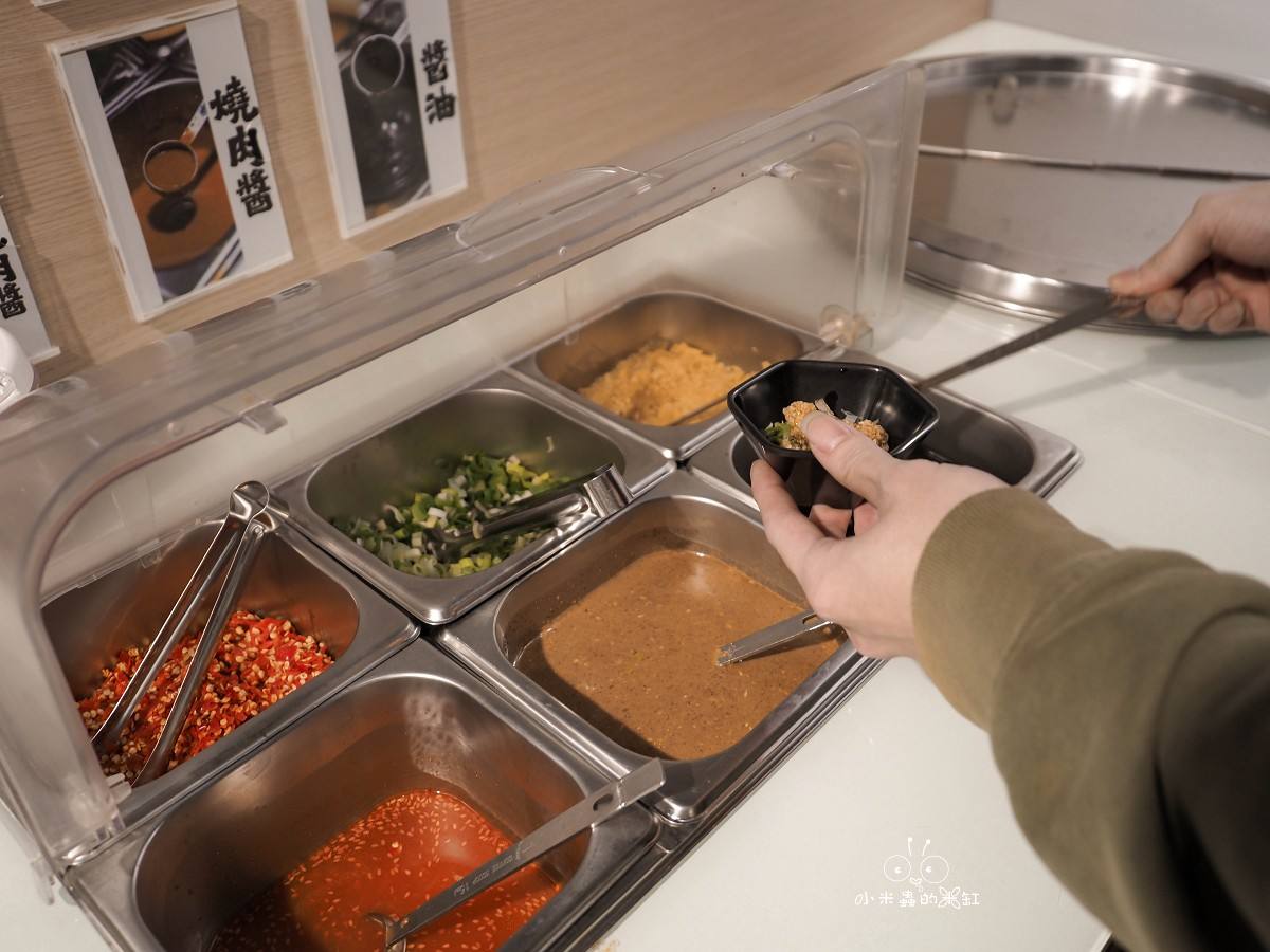 竹北竟然有一間只要160元的燒肉店!食石燒肉竹北縣政店:咖哩飯、肉燥飯隨你吃到飽,CP值超高! - 第12張圖 竹北竟然有一間只要160元的燒肉店!食石燒肉竹北縣政店:咖哩飯、肉燥飯隨你吃到飽,CP值超高!
