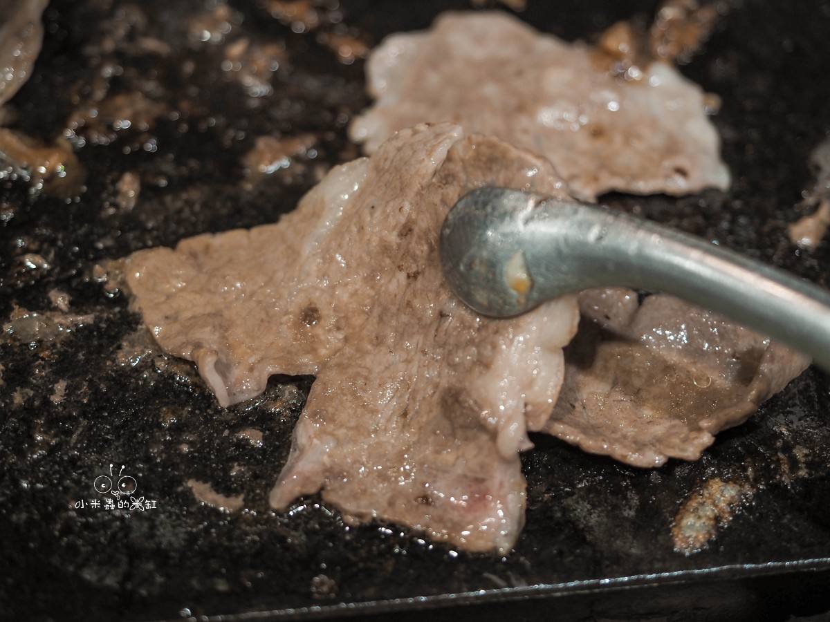 竹北竟然有一間只要160元的燒肉店!食石燒肉竹北縣政店:咖哩飯、肉燥飯隨你吃到飽,CP值超高! - 第23張圖 竹北竟然有一間只要160元的燒肉店!食石燒肉竹北縣政店:咖哩飯、肉燥飯隨你吃到飽,CP值超高!