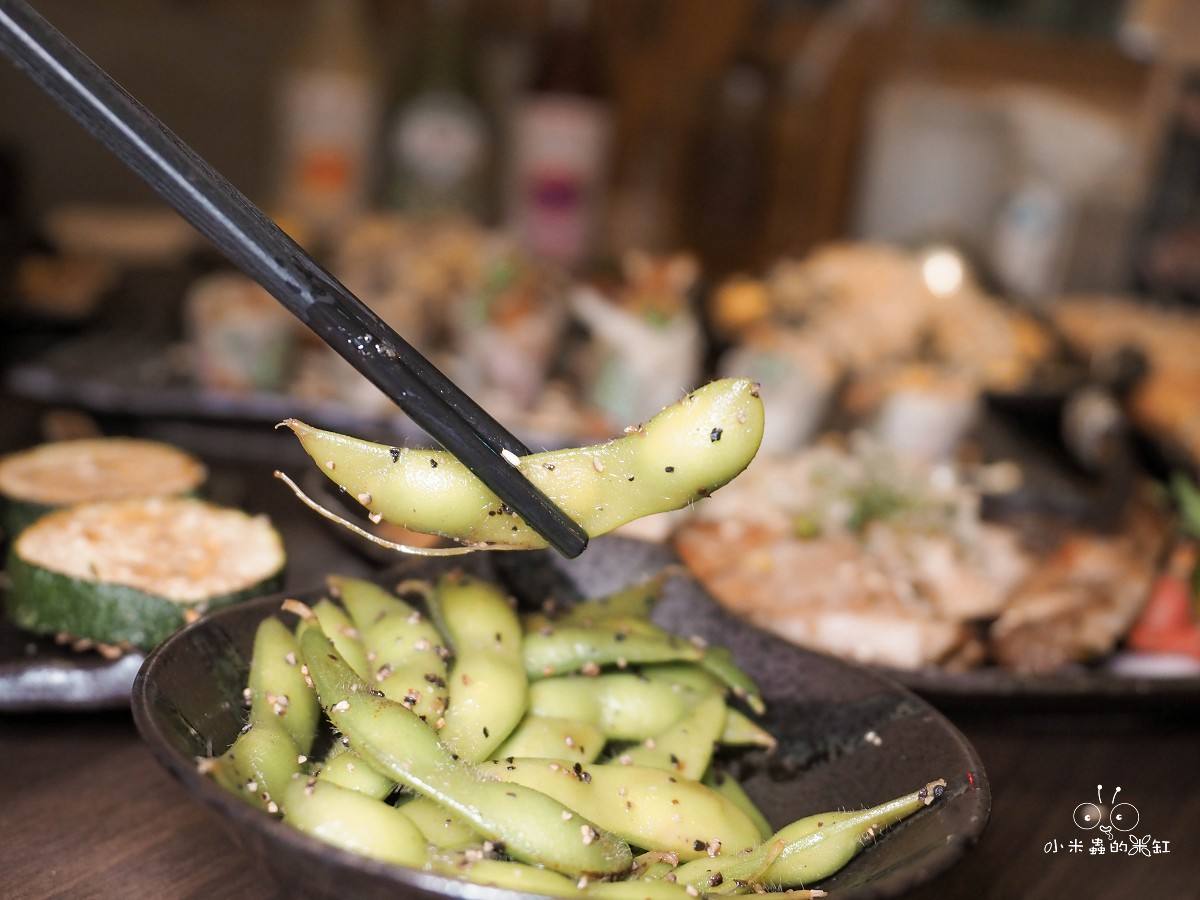 永和宵夜必吃！隱居永貞店 隱身巷弄的日式深夜食堂，串燒、居酒屋料理與寵物友善的完美結合