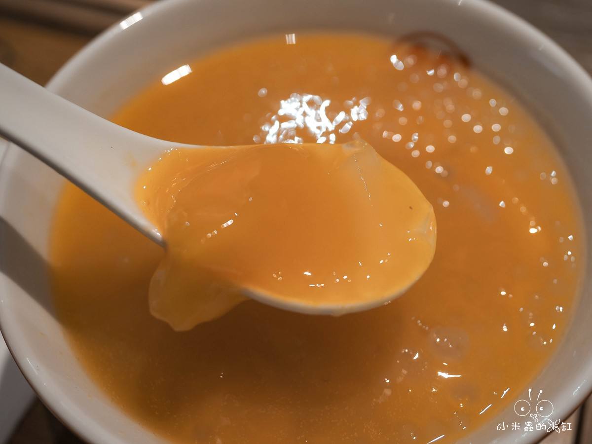 西門港式甜品推薦｜香香甜品 深夜也能吃到的港式甜湯！芝麻糊、楊枝甘露、燉奶每一碗都超療癒