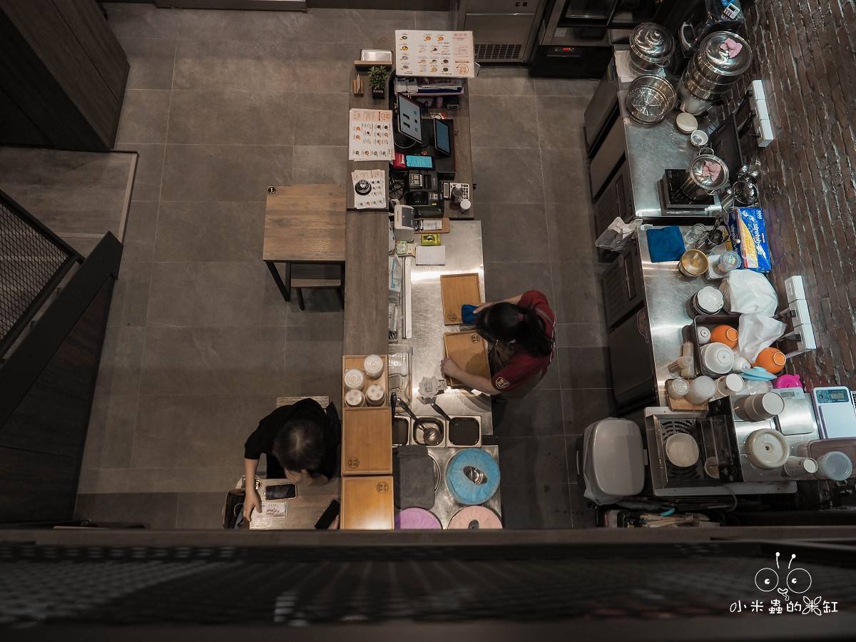 西門港式甜品推薦｜香香甜品 深夜也能吃到的港式甜湯！芝麻糊、楊枝甘露、燉奶每一碗都超療癒