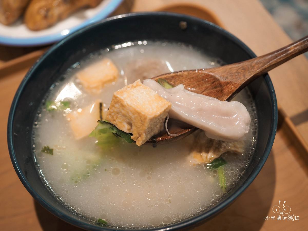 板橋麵店推薦！花山家台麵小館｜免費冬瓜茶喝到爽！懷古豬排麵、南洋魷魚麵一次滿足，平價又有質感！