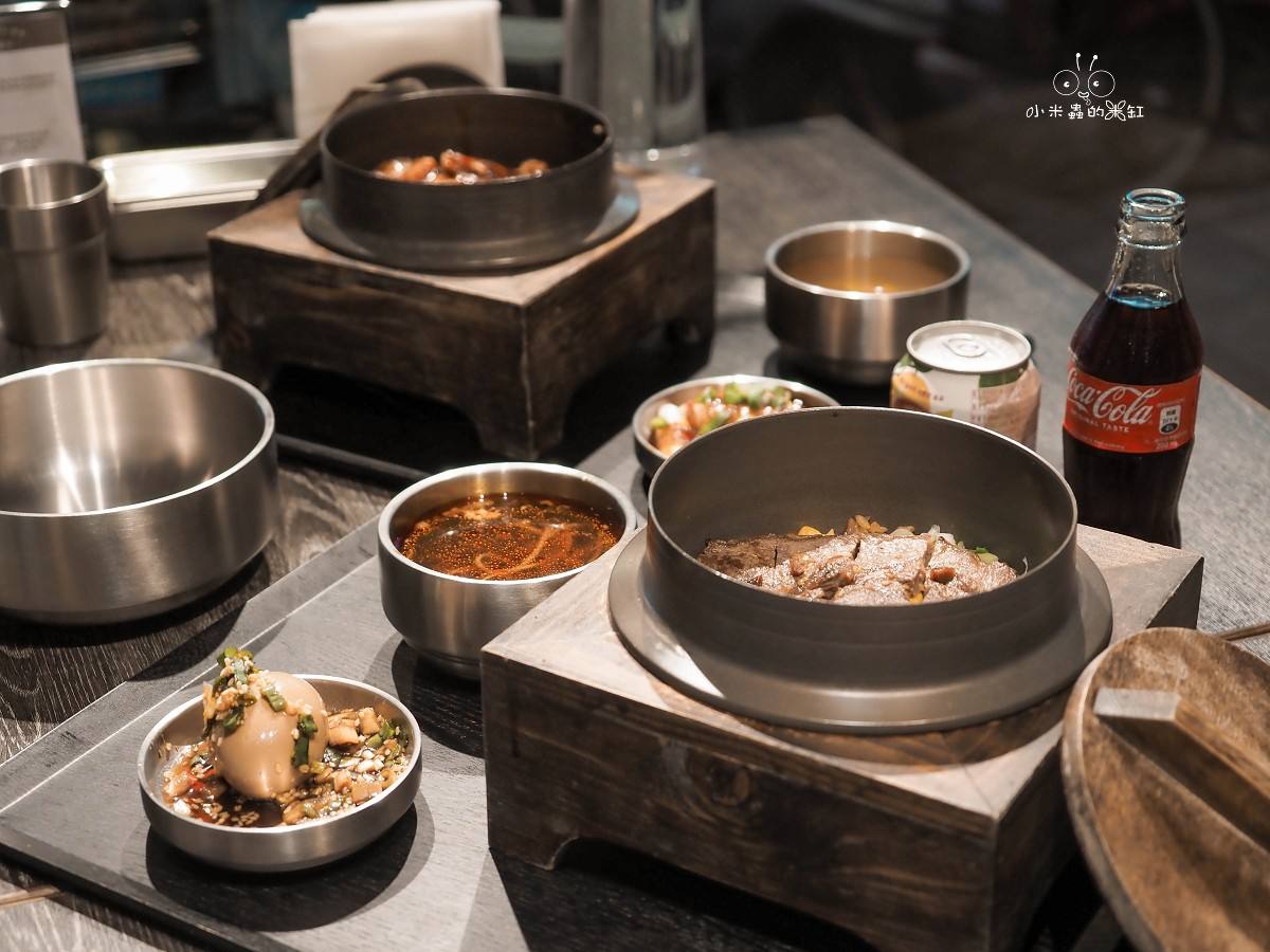 士林美食推薦！金美麗人韓國直火釜飯專賣店｜爆香直火現烤！一鍋兩吃釜飯太銷魂，士林捷運3分鐘必吃