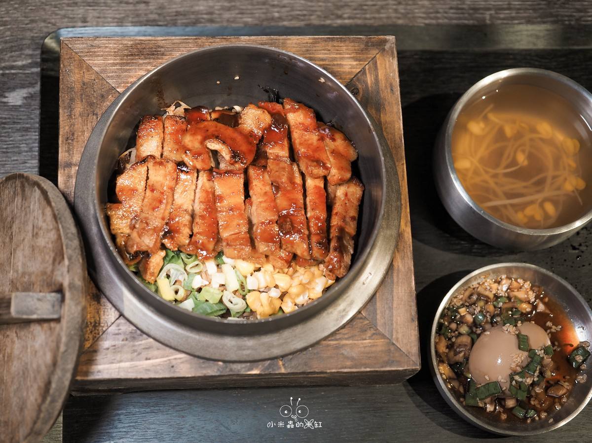士林美食推薦！金美麗人韓國直火釜飯專賣店｜爆香直火現烤！一鍋兩吃釜飯太銷魂，士林捷運3分鐘必吃