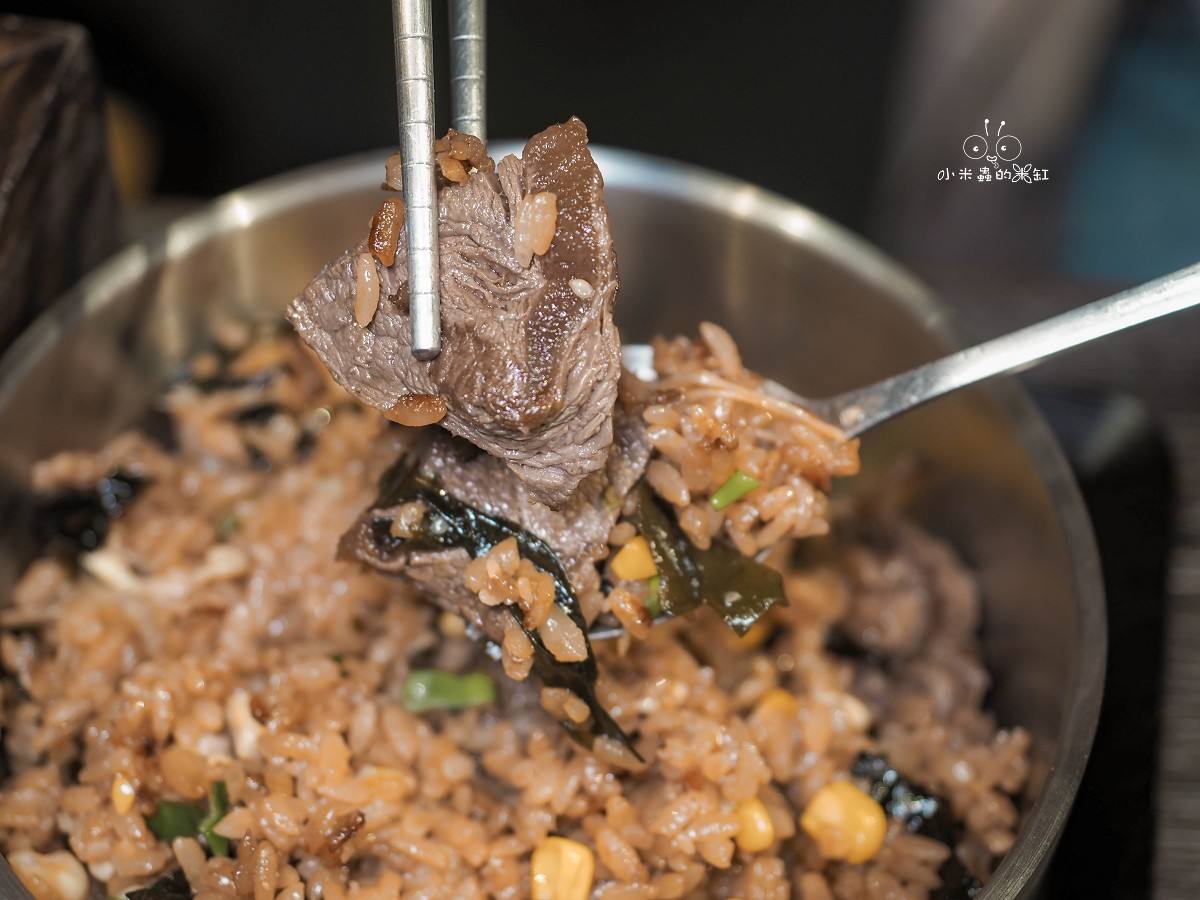 士林美食推薦！金美麗人韓國直火釜飯專賣店｜爆香直火現烤！一鍋兩吃釜飯太銷魂，士林捷運3分鐘必吃