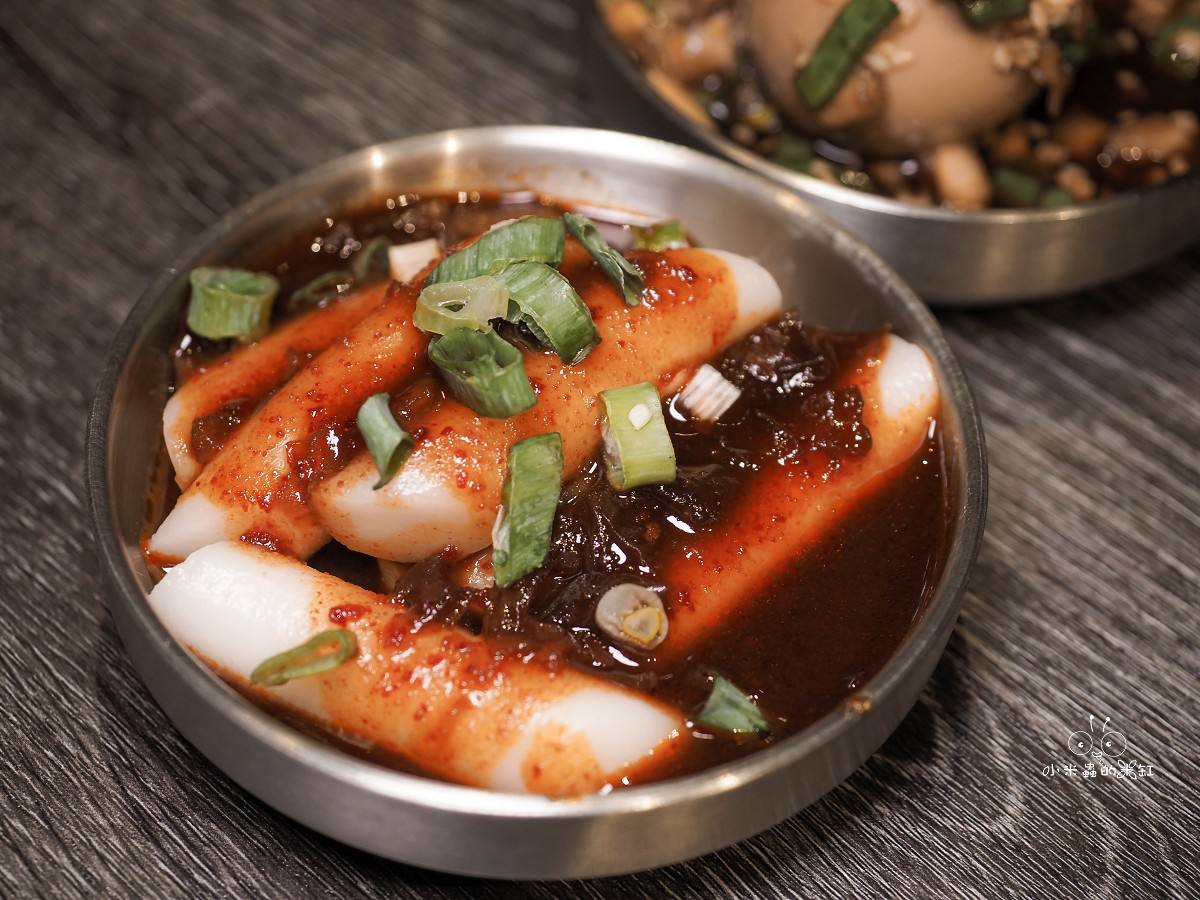 士林美食推薦！金美麗人韓國直火釜飯專賣店｜爆香直火現烤！一鍋兩吃釜飯太銷魂，士林捷運3分鐘必吃