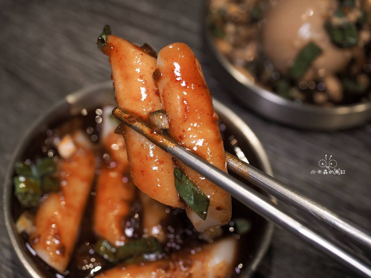 士林美食推薦！金美麗人韓國直火釜飯專賣店｜爆香直火現烤！一鍋兩吃釜飯太銷魂，士林捷運3分鐘必吃
