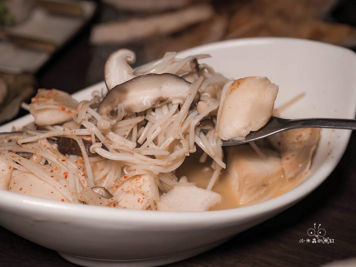 士林夜市美食推薦！大村武串燒居酒屋士林店｜超濃郁日式風情，隱密包廂與寵物友善的深夜微醺好去處