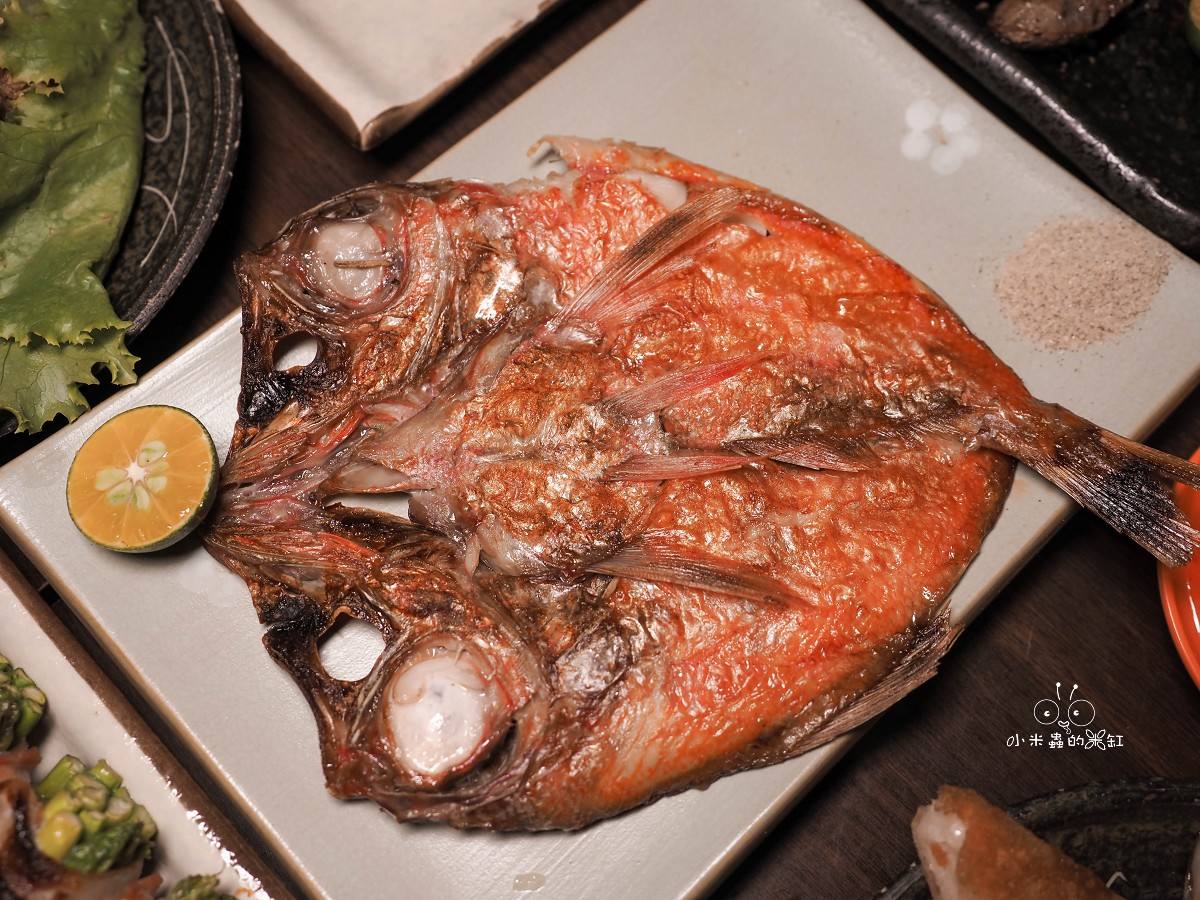 士林夜市美食推薦！大村武串燒居酒屋士林店｜超濃郁日式風情，隱密包廂與寵物友善的深夜微醺好去處