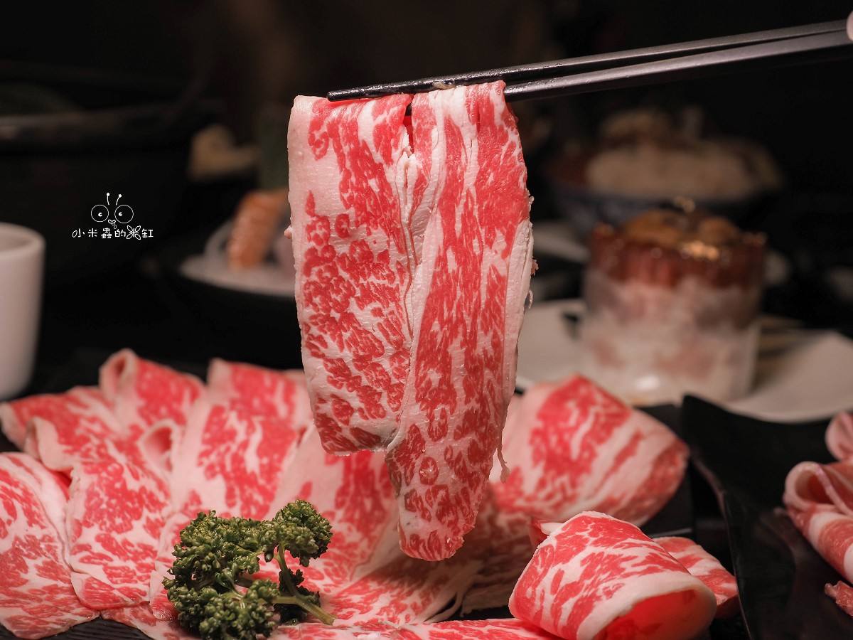 國父紀念館站高級火鍋推薦|《囍聚精緻鍋物》活體青蟳、專人桌邊服務太享受!海鮮控必朝聖的頂級鍋物饗宴 - 第35張圖 國父紀念館站高級火鍋推薦|《囍聚精緻鍋物》活體青蟳、專人桌邊服務太享受!海鮮控必朝聖的頂級鍋物饗宴