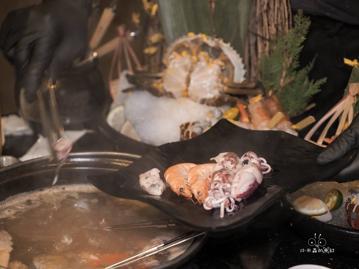 國父紀念館站高級火鍋推薦|《囍聚精緻鍋物》活體青蟳、專人桌邊服務太享受!海鮮控必朝聖的頂級鍋物饗宴 - 第27張圖 國父紀念館站高級火鍋推薦|《囍聚精緻鍋物》活體青蟳、專人桌邊服務太享受!海鮮控必朝聖的頂級鍋物饗宴