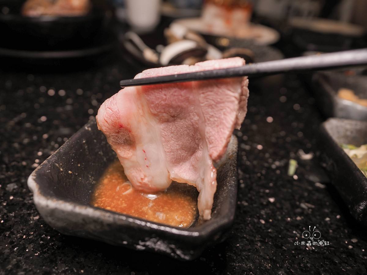 國父紀念館站高級火鍋推薦|《囍聚精緻鍋物》活體青蟳、專人桌邊服務太享受!海鮮控必朝聖的頂級鍋物饗宴 - 第37張圖 國父紀念館站高級火鍋推薦|《囍聚精緻鍋物》活體青蟳、專人桌邊服務太享受!海鮮控必朝聖的頂級鍋物饗宴