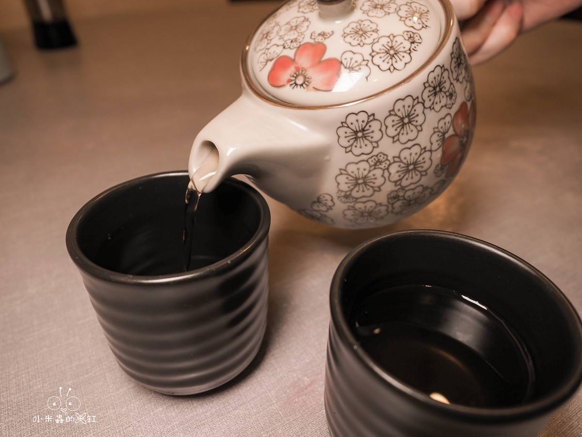 新竹最強熱炒推薦!草地囡仔複合式熱炒|竹北聚餐必吃,炎焰牛牛火焰秀太浮誇,這間餐廳一定會讓你想回訪! - 第6張圖 新竹最強熱炒推薦!草地囡仔複合式熱炒|竹北聚餐必吃,炎焰牛牛火焰秀太浮誇,這間餐廳一定會讓你想回訪!