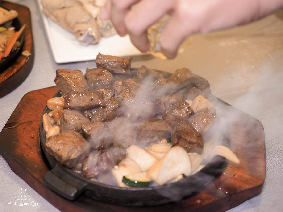 新竹最強熱炒推薦!草地囡仔複合式熱炒|竹北聚餐必吃,炎焰牛牛火焰秀太浮誇,這間餐廳一定會讓你想回訪! - 第23張圖 新竹最強熱炒推薦!草地囡仔複合式熱炒|竹北聚餐必吃,炎焰牛牛火焰秀太浮誇,這間餐廳一定會讓你想回訪!