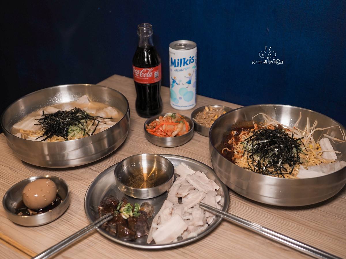 中和美食、宵夜推薦｜【釜山飛豬 韓國豬肉麵專賣】景安站新開幕 韓國豬肉麵、辛辣拌麵、血腸五花肉拼盤一次開吃