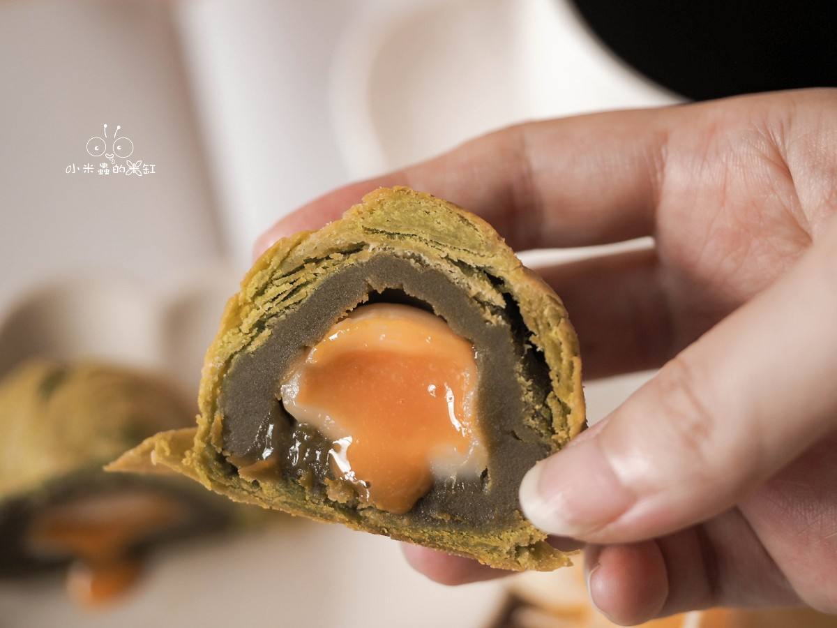 2026中秋禮盒推薦｜《冊子生活購》9款七彩酥夢幻開箱！菠蘿鳳凰酥新登場，月之饗宴鐵盒美到捨不得丟
