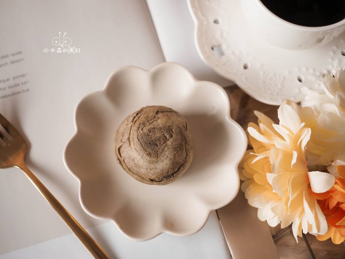 2026中秋禮盒推薦｜《冊子生活購》9款七彩酥夢幻開箱！菠蘿鳳凰酥新登場，月之饗宴鐵盒美到捨不得丟
